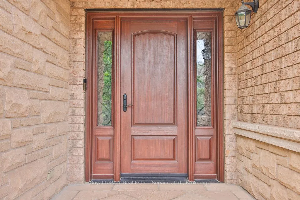 Photo 5 of 2187 Mariposa Road, Oakville, Westmount — HOMEH