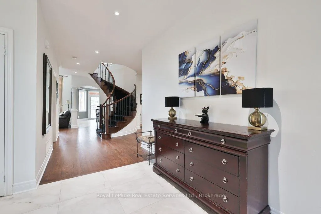 Photo 6 of 2187 Mariposa Road, Oakville, Westmount — HOMEH