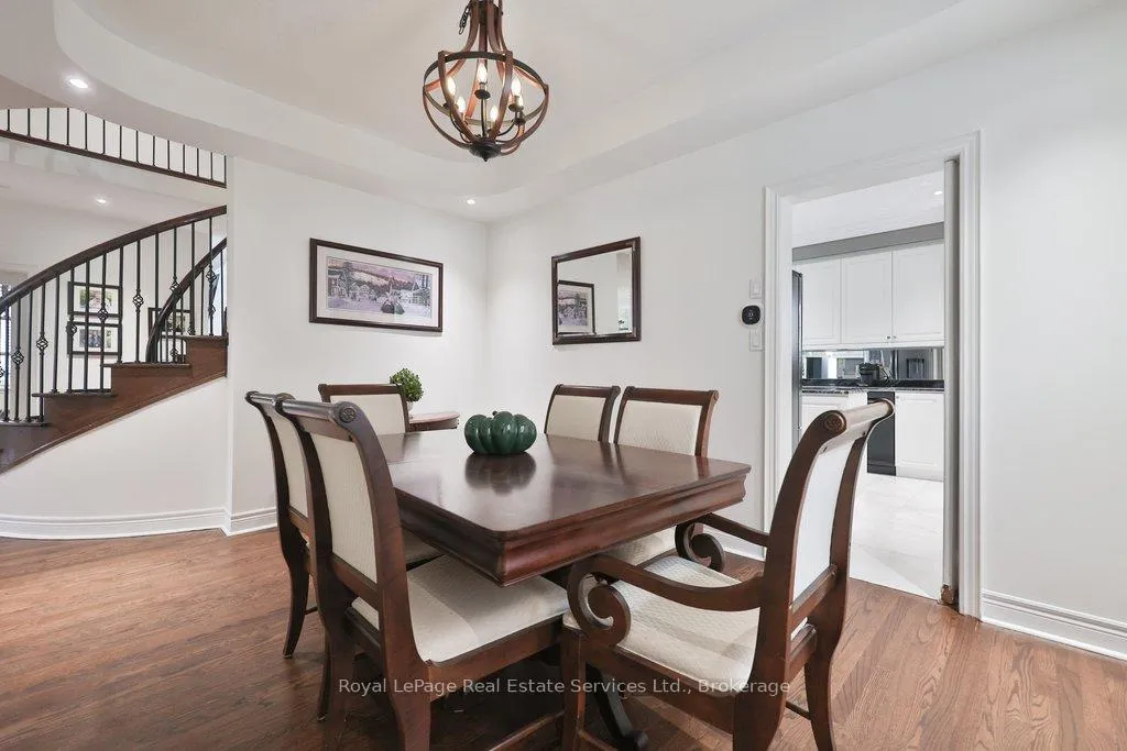 Photo 9 of 2187 Mariposa Road, Oakville, Westmount — HOMEH