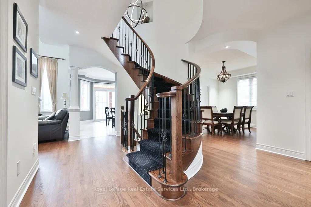 Photo 11 of 2187 Mariposa Road, Oakville, Westmount — HOMEH