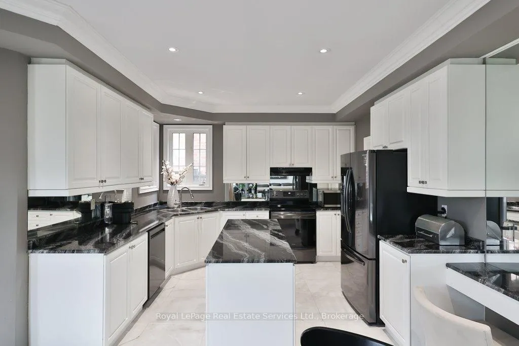 Photo 15 of 2187 Mariposa Road, Oakville, Westmount — HOMEH