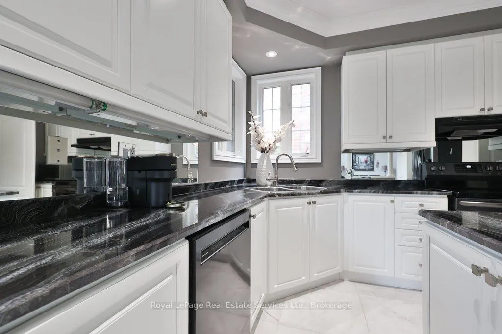 Photo 18 of 2187 Mariposa Road, Oakville, Westmount — HOMEH