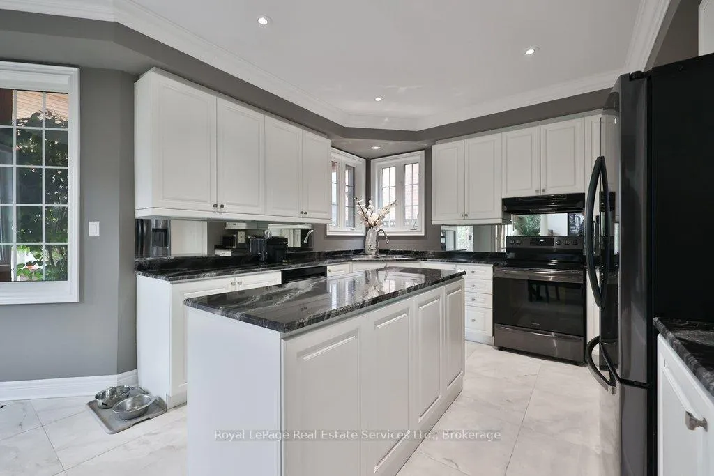 Photo 19 of 2187 Mariposa Road, Oakville, Westmount — HOMEH