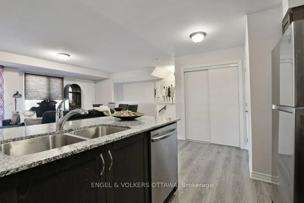 Photo 13 of 2033 Seeley's Bay Street, Ottawa, Barrhaven - Half Moon Bay — HOMEH