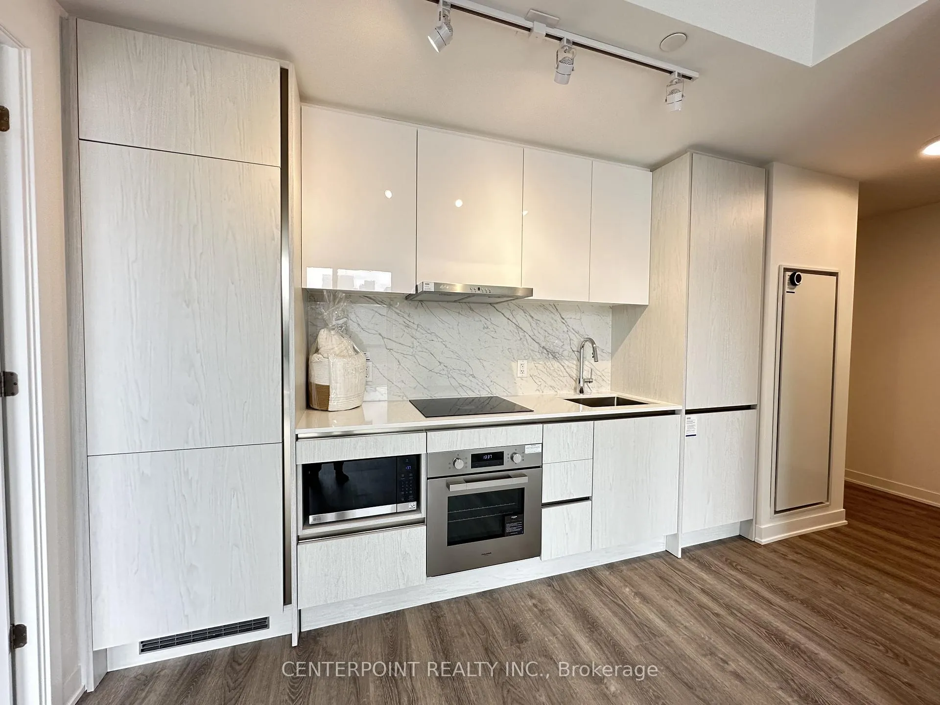 Photo 3 of Unit 3312, 180 Front Street E, Toronto, Moss Park — HOMEH
