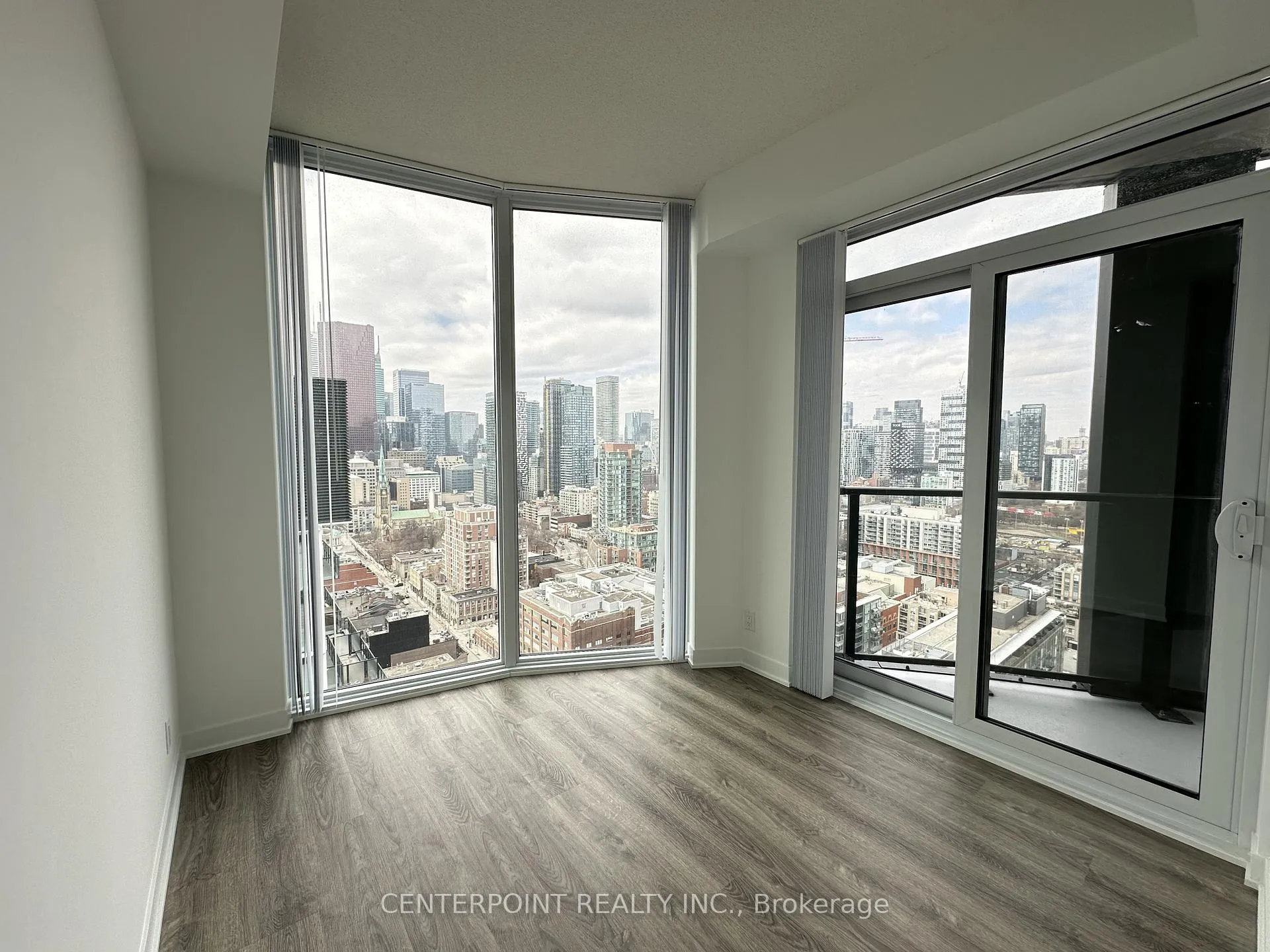Photo 4 of Unit 3312, 180 Front Street E, Toronto, Moss Park — HOMEH