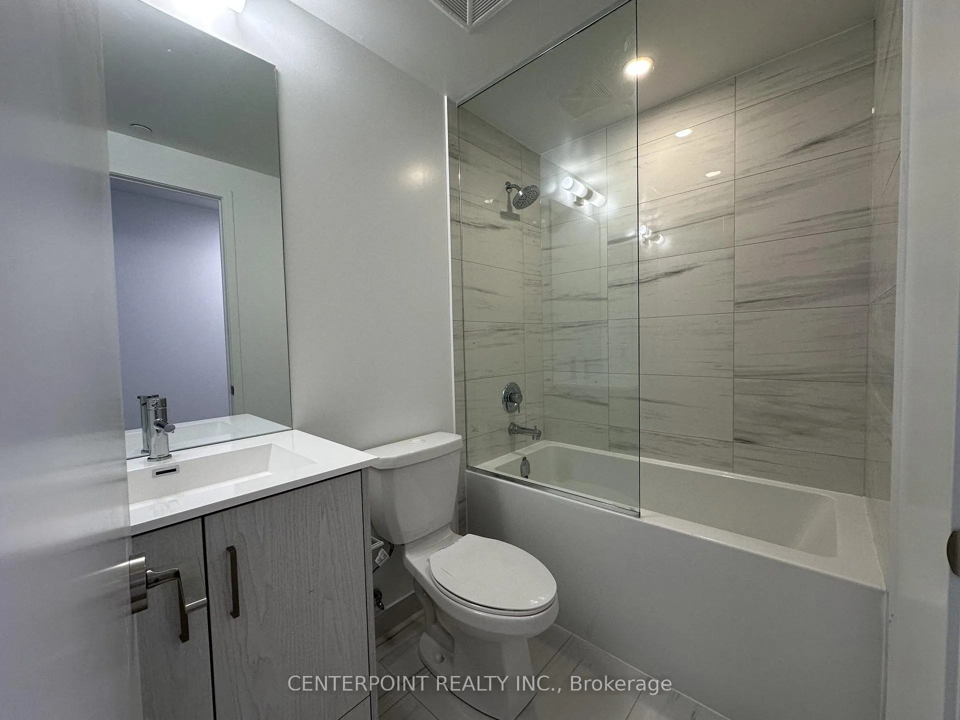 Photo 6 of Unit 3312, 180 Front Street E, Toronto, Moss Park — HOMEH