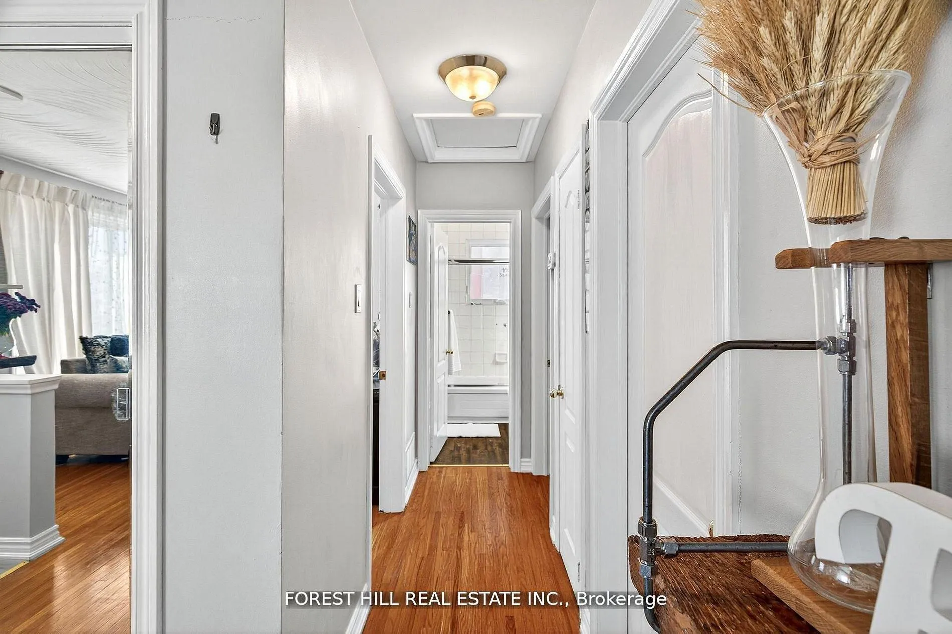 Photo 9 of 1550 Evangeline Drive, Oshawa, Lakeview — HOMEH