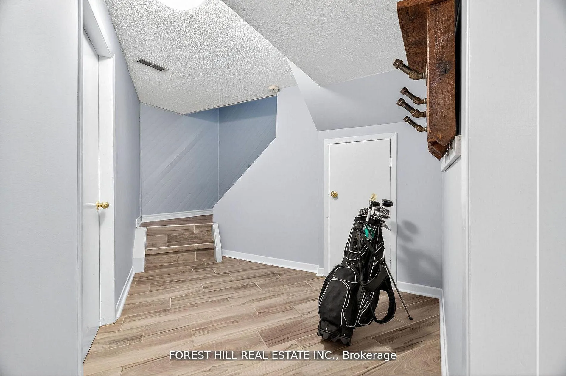 Photo 17 of 1550 Evangeline Drive, Oshawa, Lakeview — HOMEH
