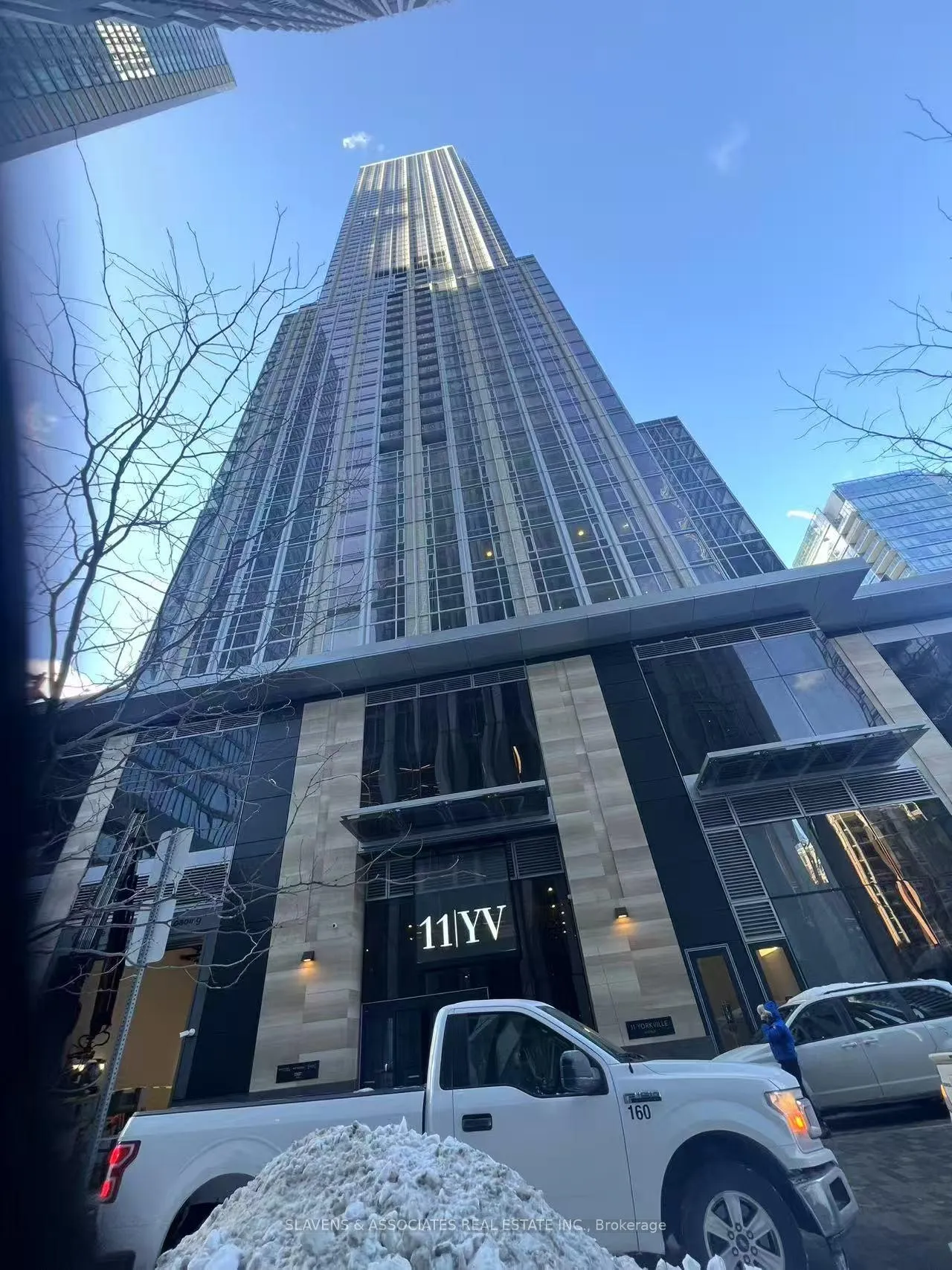 Front of Unit 2803, 11 Yorkville Avenue