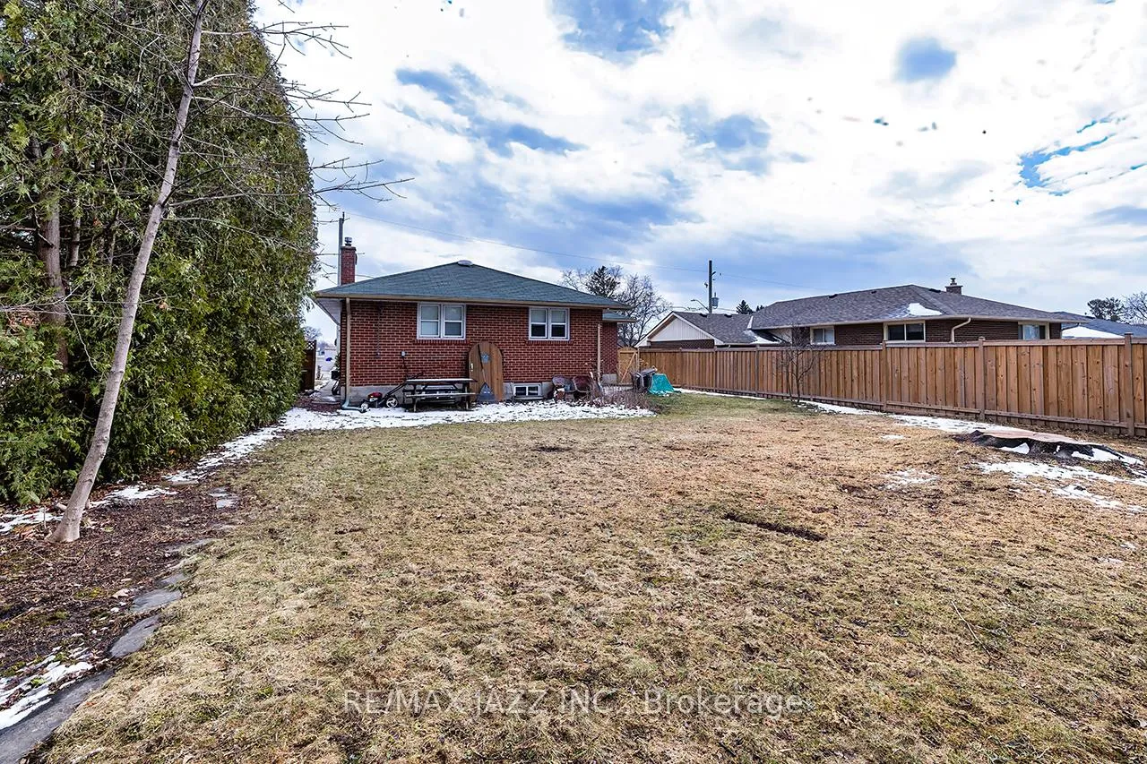 Photo 14 of Unit #2, 708 Newman Crescent, Whitby, Downtown Whitby — HOMEH