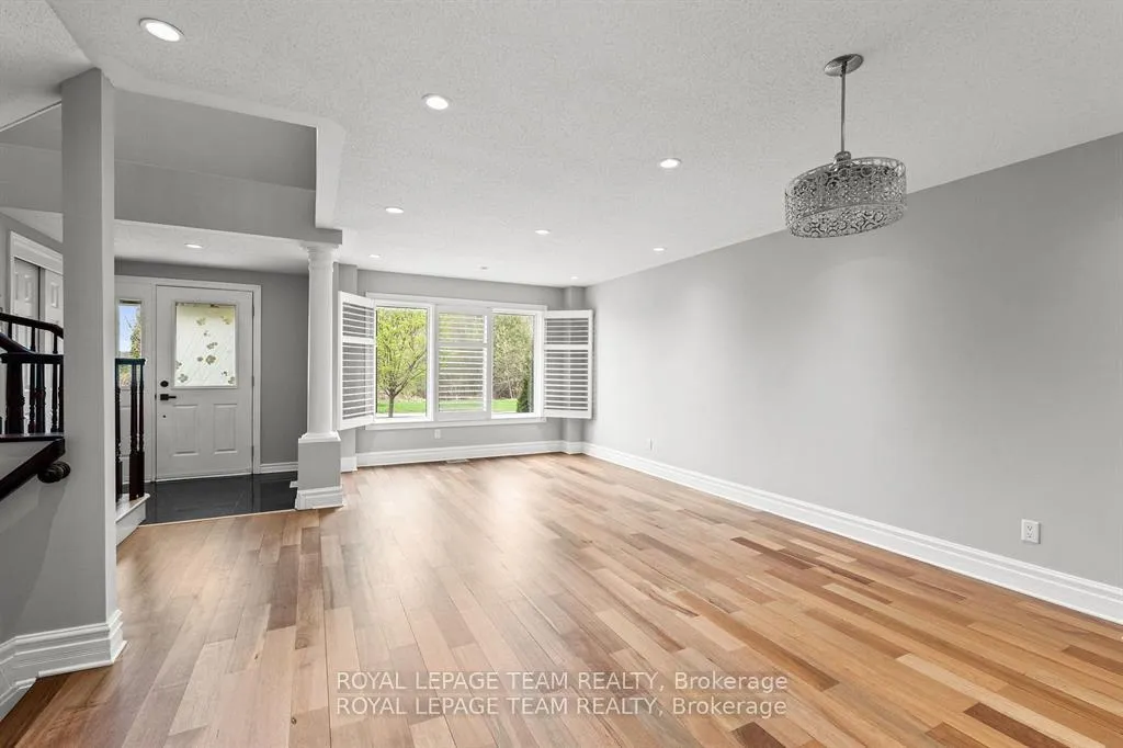 Photo 10 of 365 Langrell Crescent, Ottawa, Barrhaven - Strandherd — HOMEH