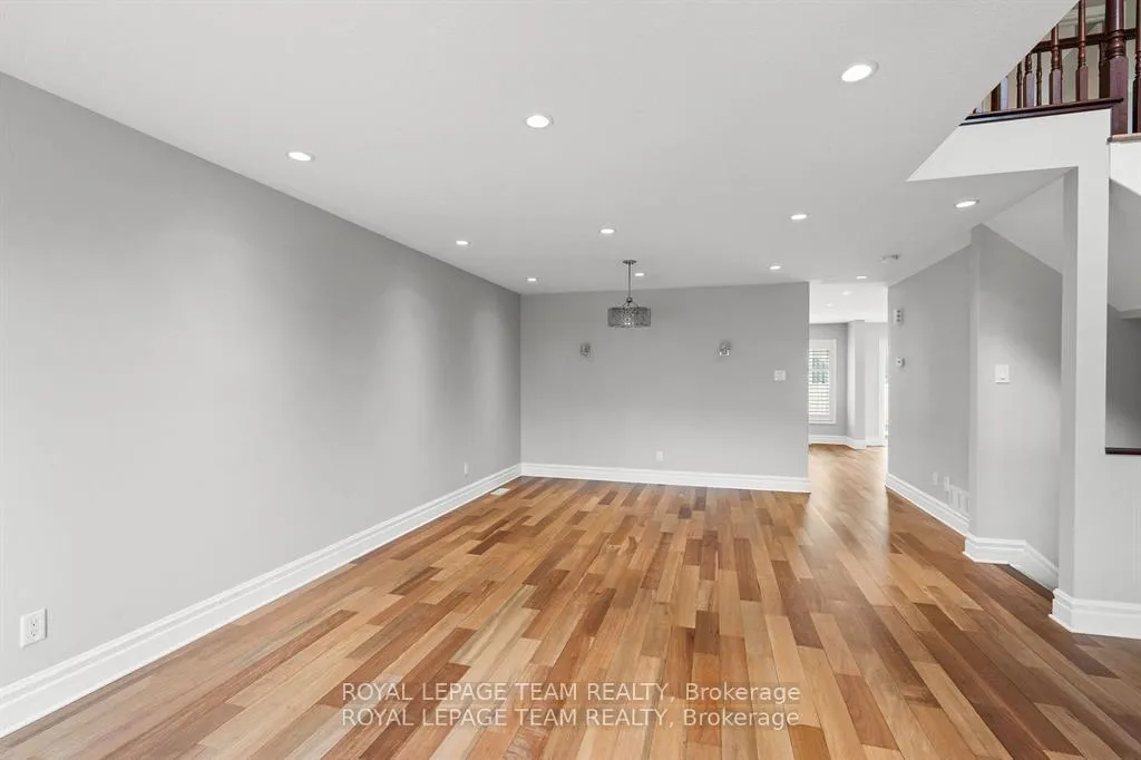 Photo 12 of 365 Langrell Crescent, Ottawa, Barrhaven - Strandherd — HOMEH