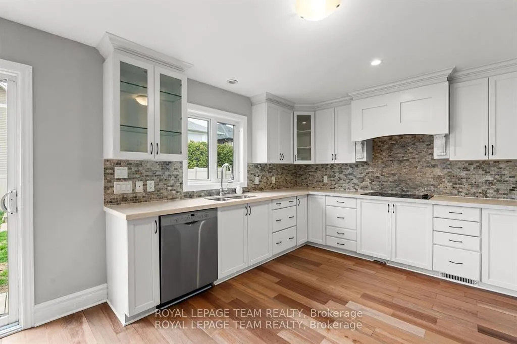 Photo 16 of 365 Langrell Crescent, Ottawa, Barrhaven - Strandherd — HOMEH