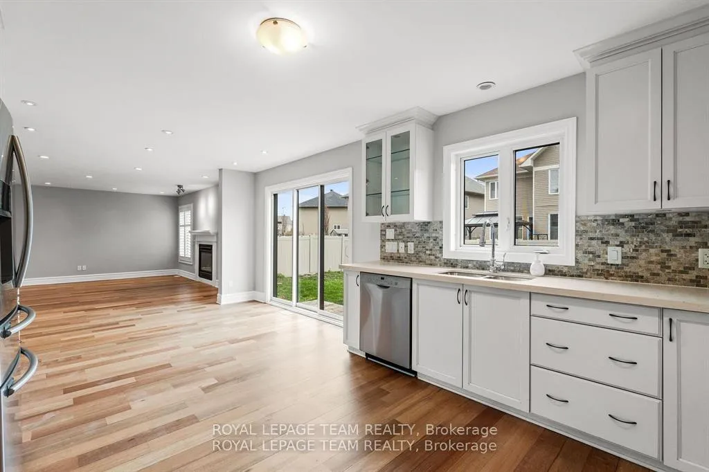 Photo 17 of 365 Langrell Crescent, Ottawa, Barrhaven - Strandherd — HOMEH
