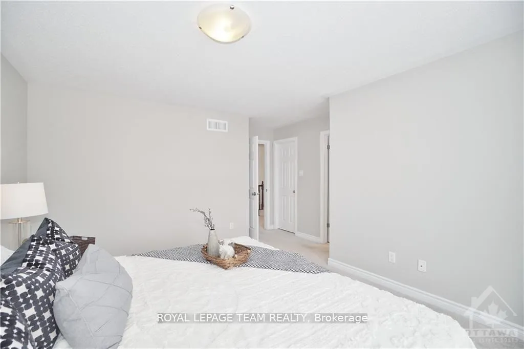 Photo 33 of 365 Langrell Crescent, Ottawa, Barrhaven - Strandherd — HOMEH