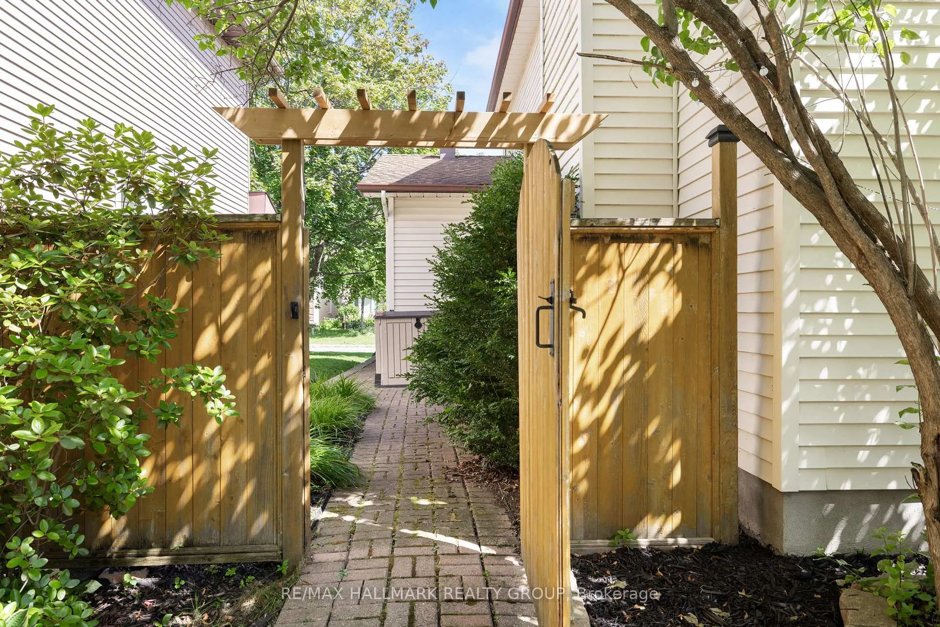 Photo 44 of 642 Steller Street, Ottawa, Fallingbrook/Pineridge — HOMEH