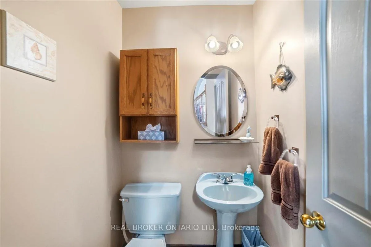 Photo 8 of 106 Spruceside Crescent, Pelham, Fonthill — HOMEH