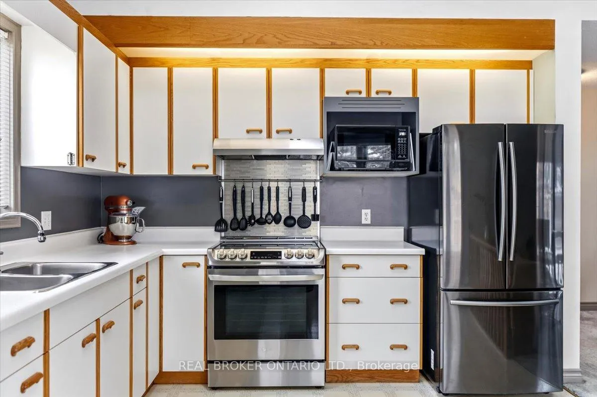 Photo 10 of 106 Spruceside Crescent, Pelham, Fonthill — HOMEH