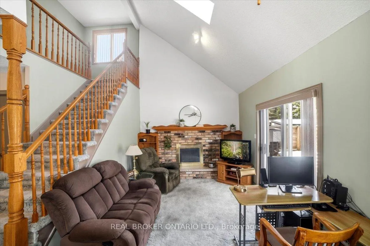 Photo 15 of 106 Spruceside Crescent, Pelham, Fonthill — HOMEH