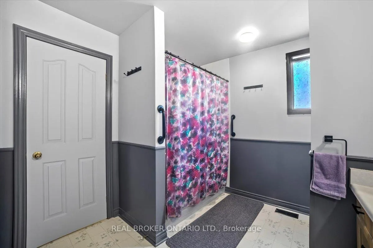 Photo 23 of 106 Spruceside Crescent, Pelham, Fonthill — HOMEH