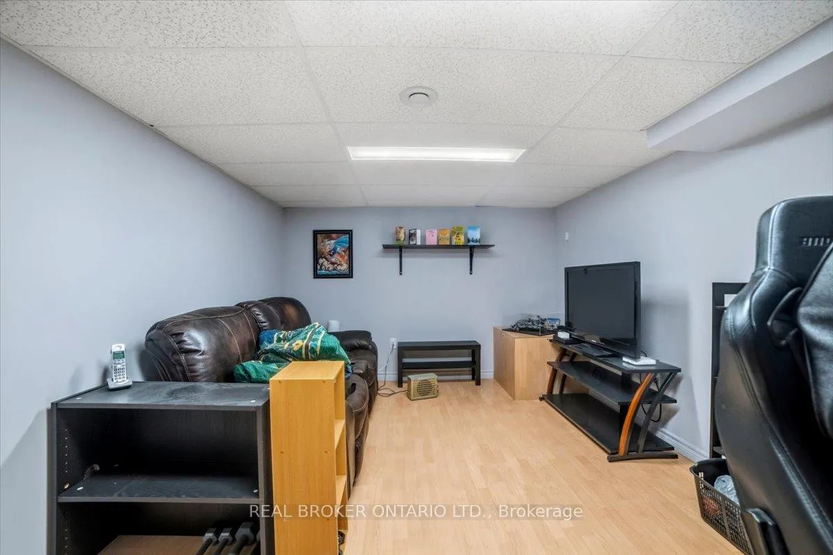 Photo 31 of 106 Spruceside Crescent, Pelham, Fonthill — HOMEH