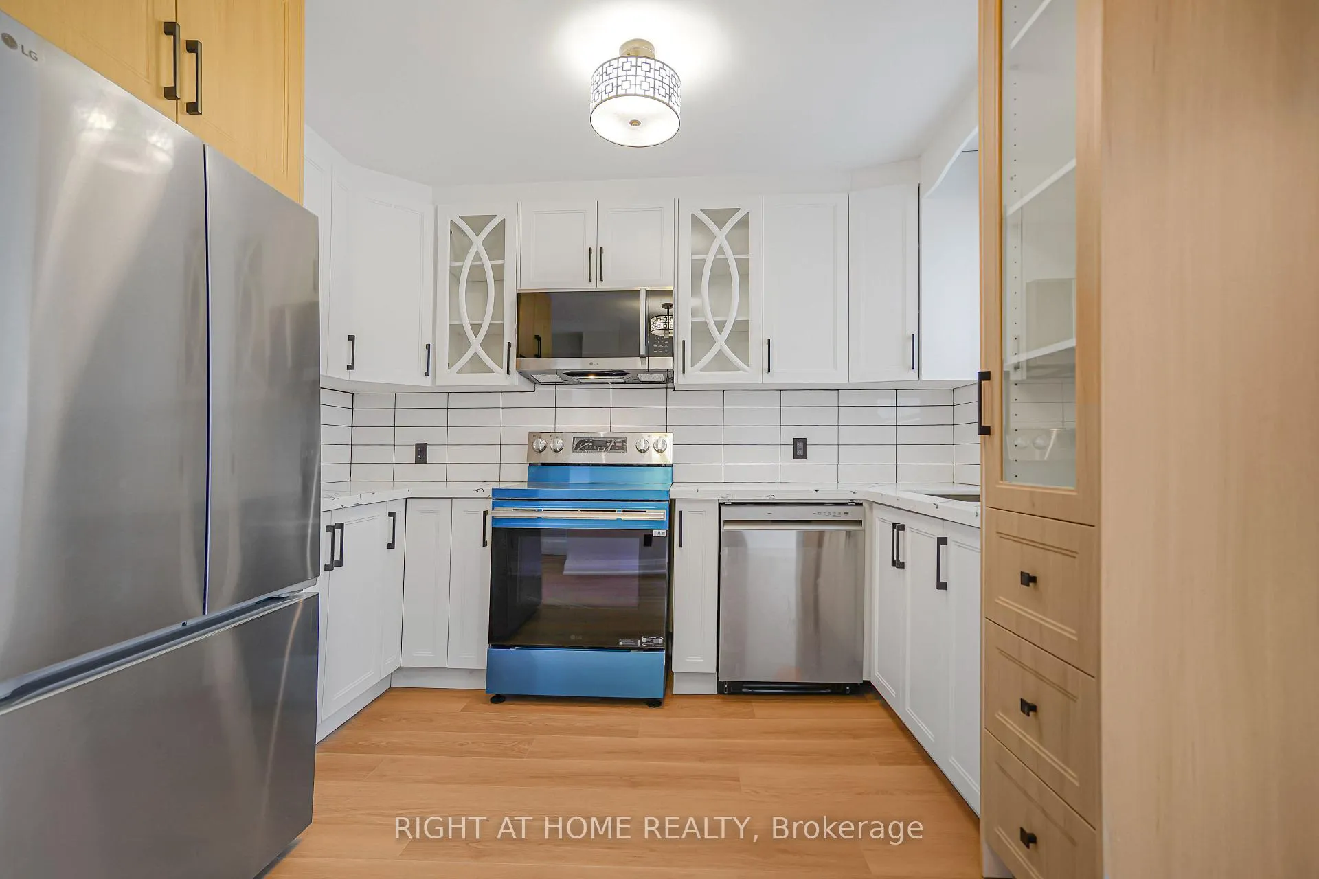 Photo 4 of 155 Avondale Street, Hamilton, Crown Point — HOMEH