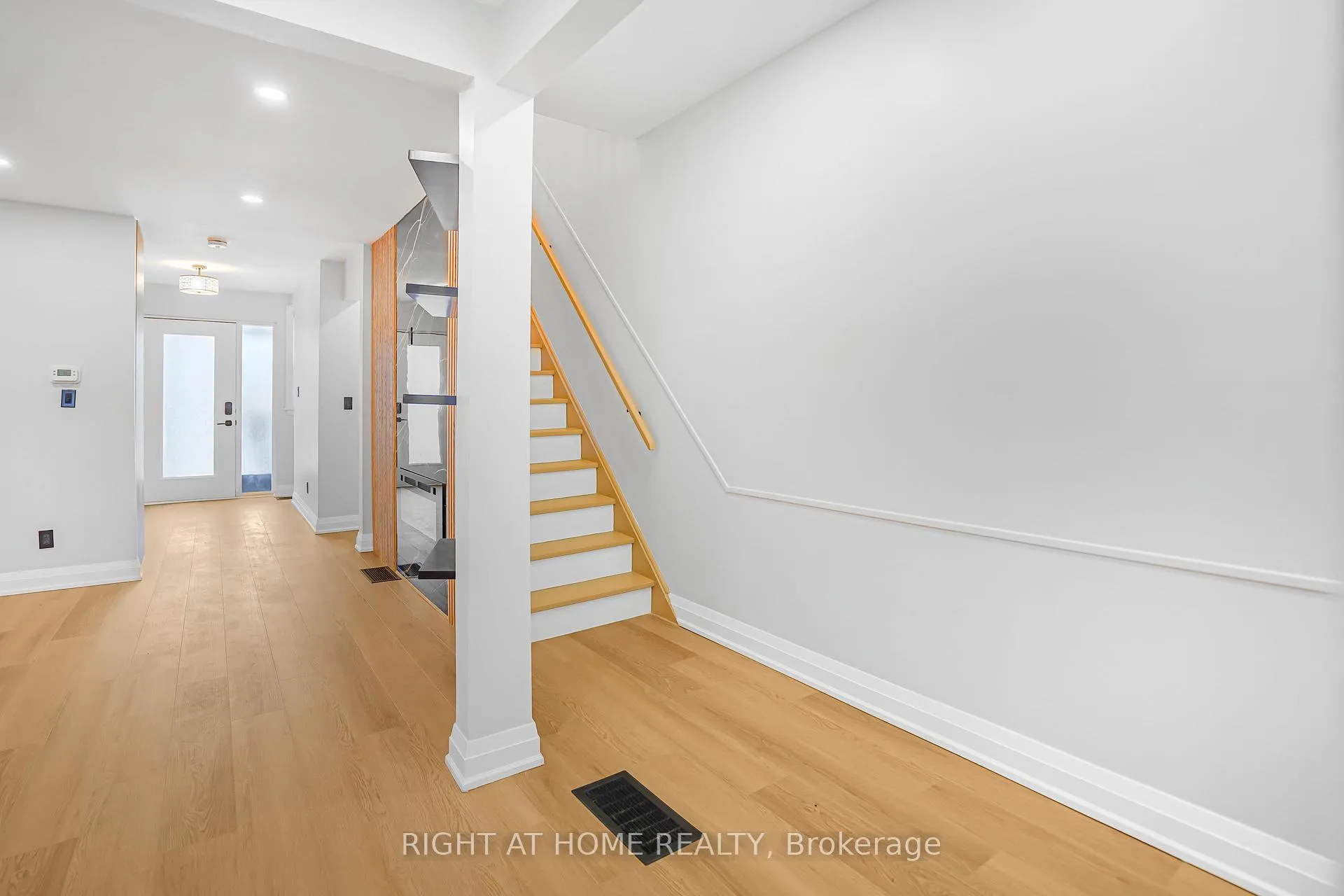 Photo 6 of 155 Avondale Street, Hamilton, Crown Point — HOMEH