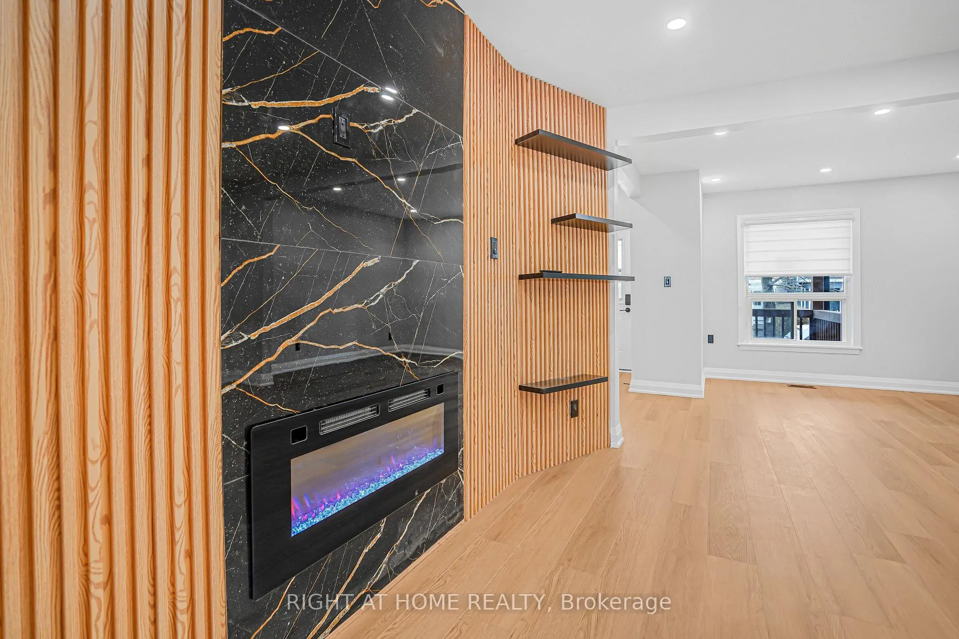 Photo 10 of 155 Avondale Street, Hamilton, Crown Point — HOMEH