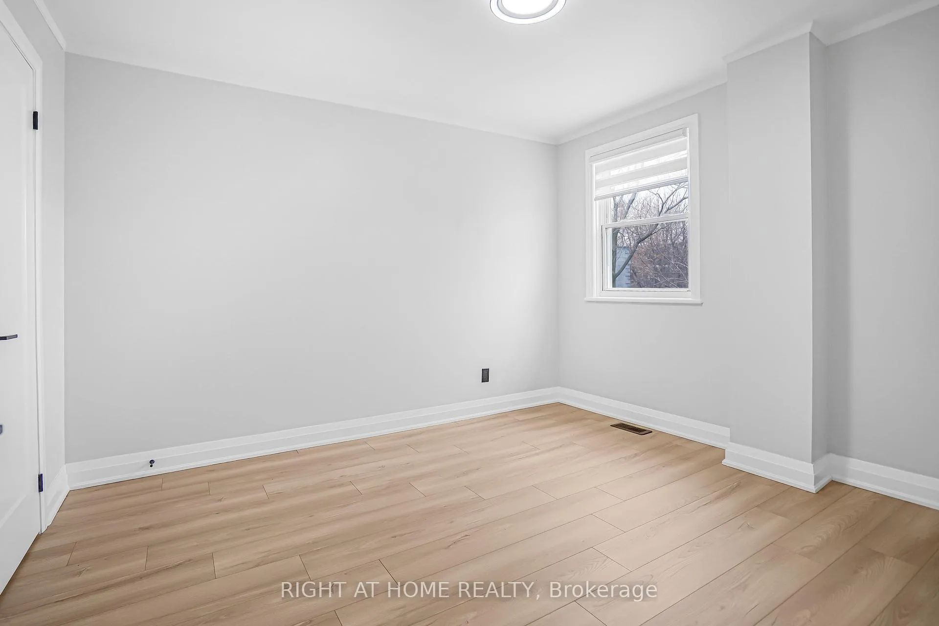 Photo 22 of 155 Avondale Street, Hamilton, Crown Point — HOMEH