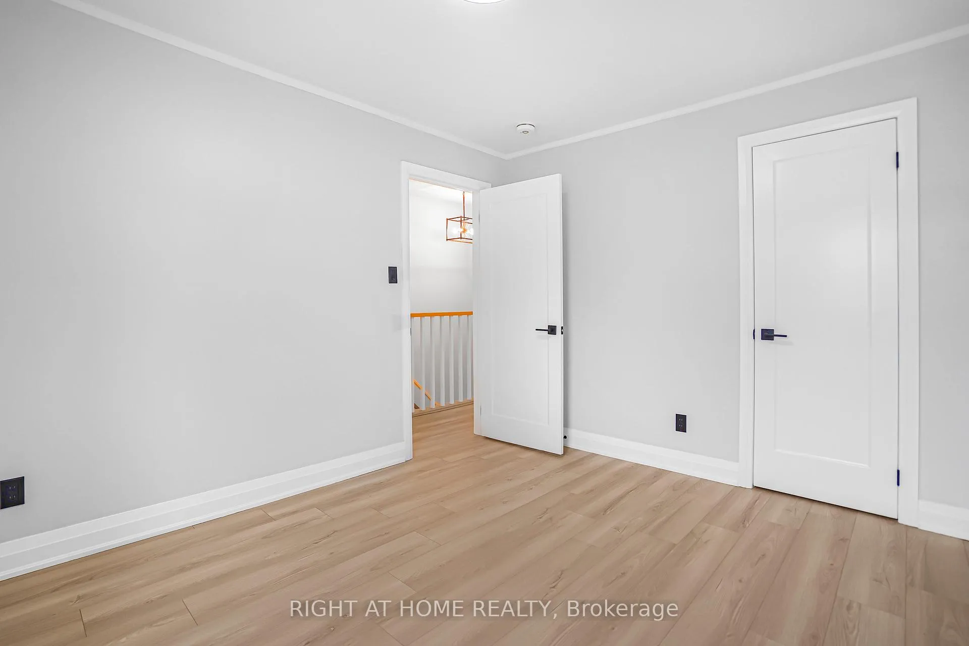 Photo 24 of 155 Avondale Street, Hamilton, Crown Point — HOMEH