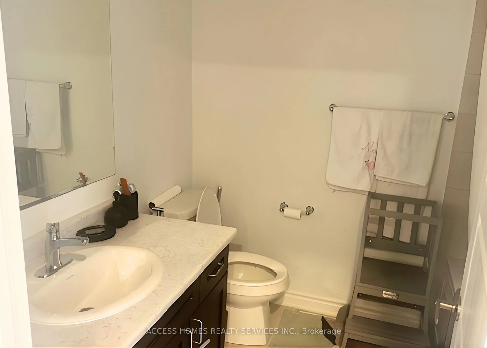 Photo 4 of 469 Gordon Krantz Avenue, Milton, Walker — HOMEH