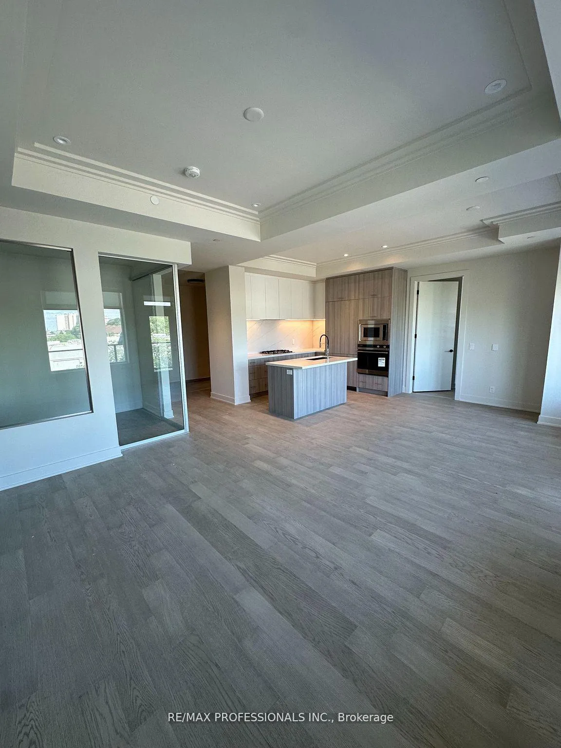 Photo 2 of Unit 410, 123 Maurice Drive, Oakville, Central — HOMEH
