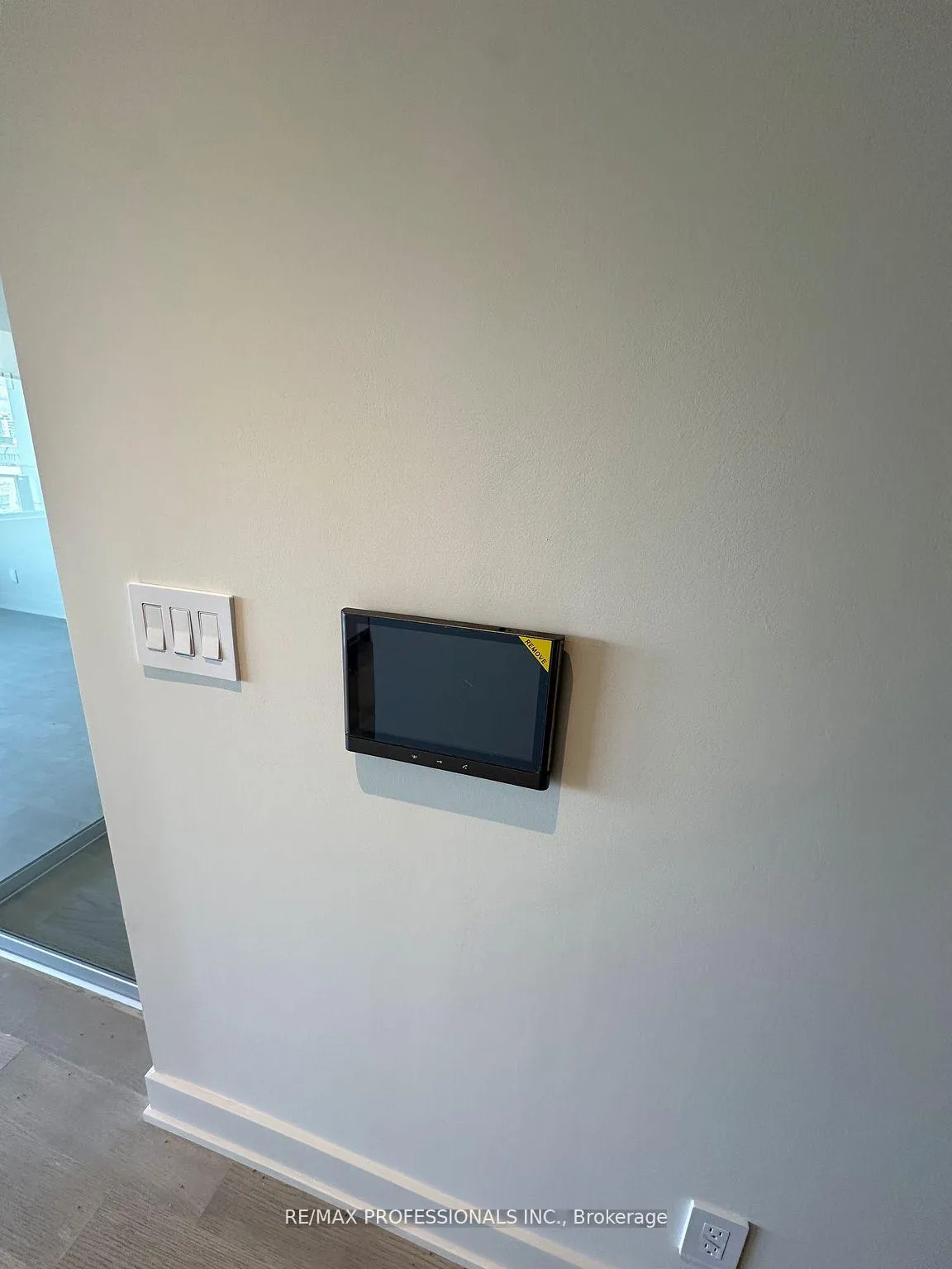 Photo 8 of Unit 410, 123 Maurice Drive, Oakville, Central — HOMEH
