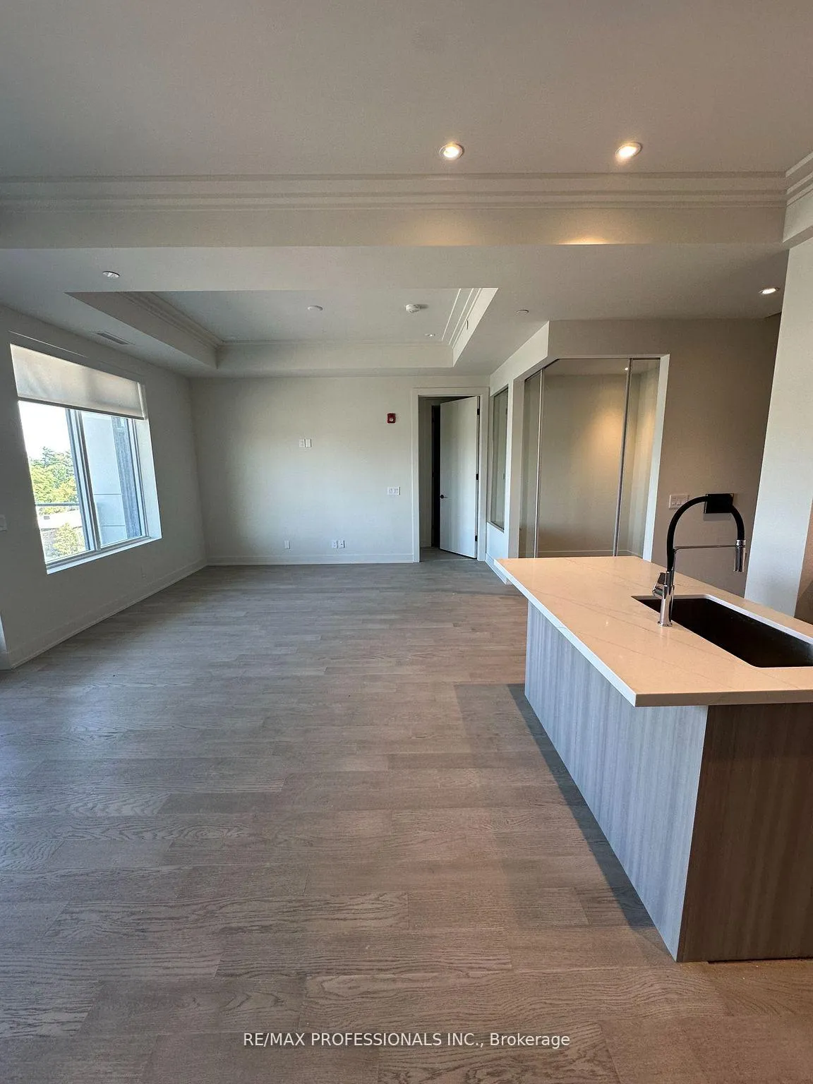 Photo 12 of Unit 410, 123 Maurice Drive, Oakville, Central — HOMEH