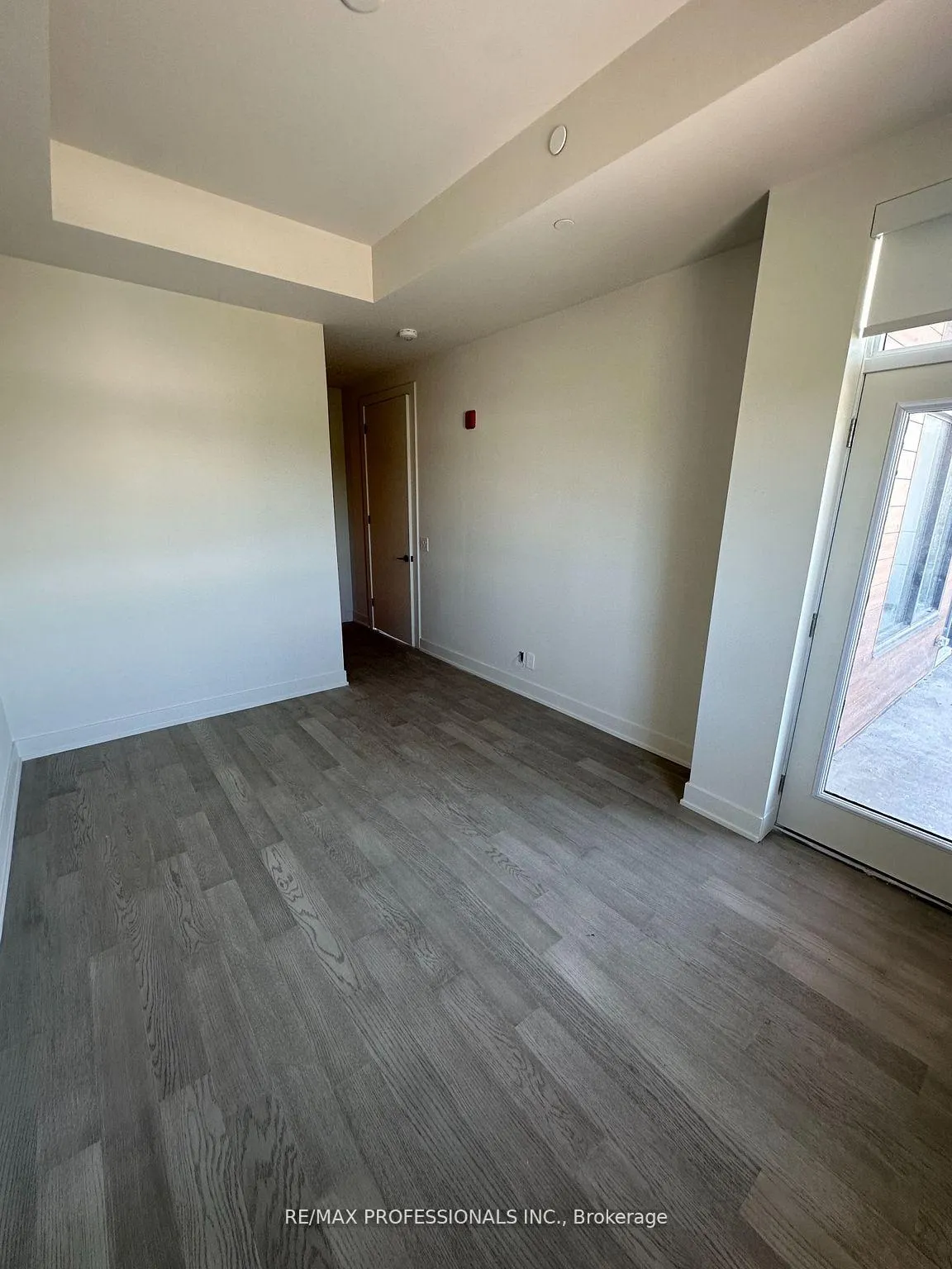 Photo 17 of Unit 410, 123 Maurice Drive, Oakville, Central — HOMEH