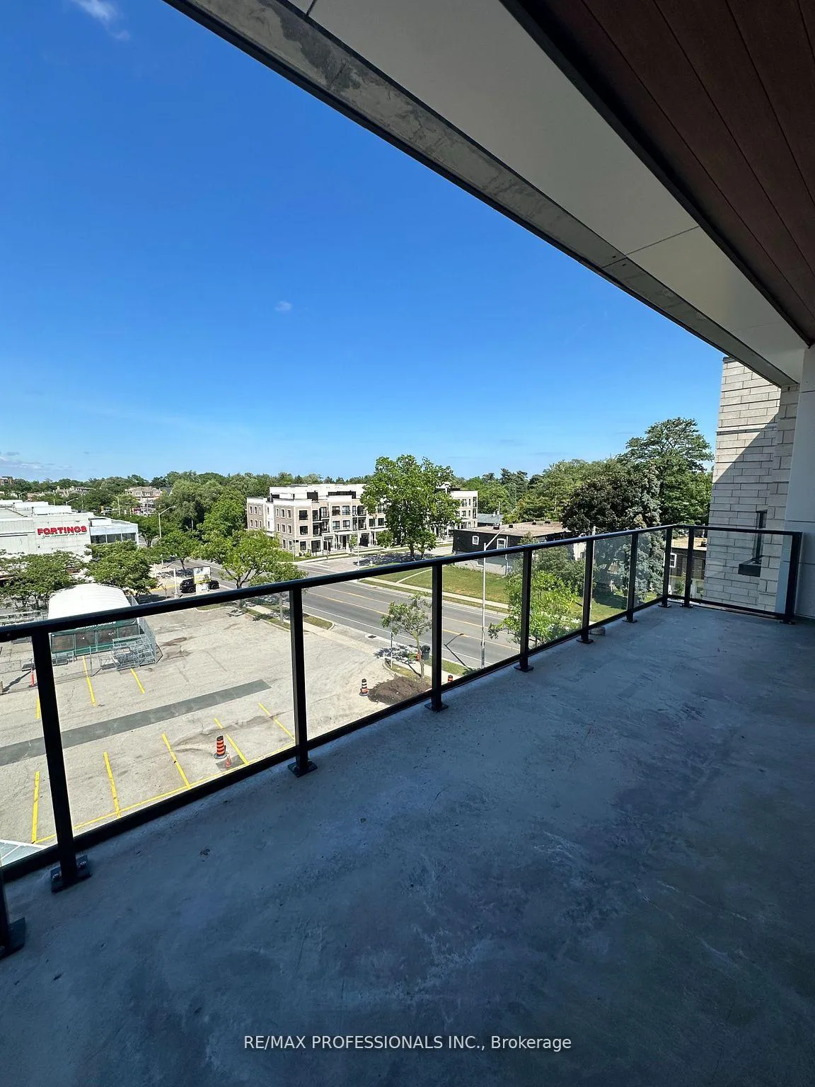 Photo 21 of Unit 410, 123 Maurice Drive, Oakville, Central — HOMEH