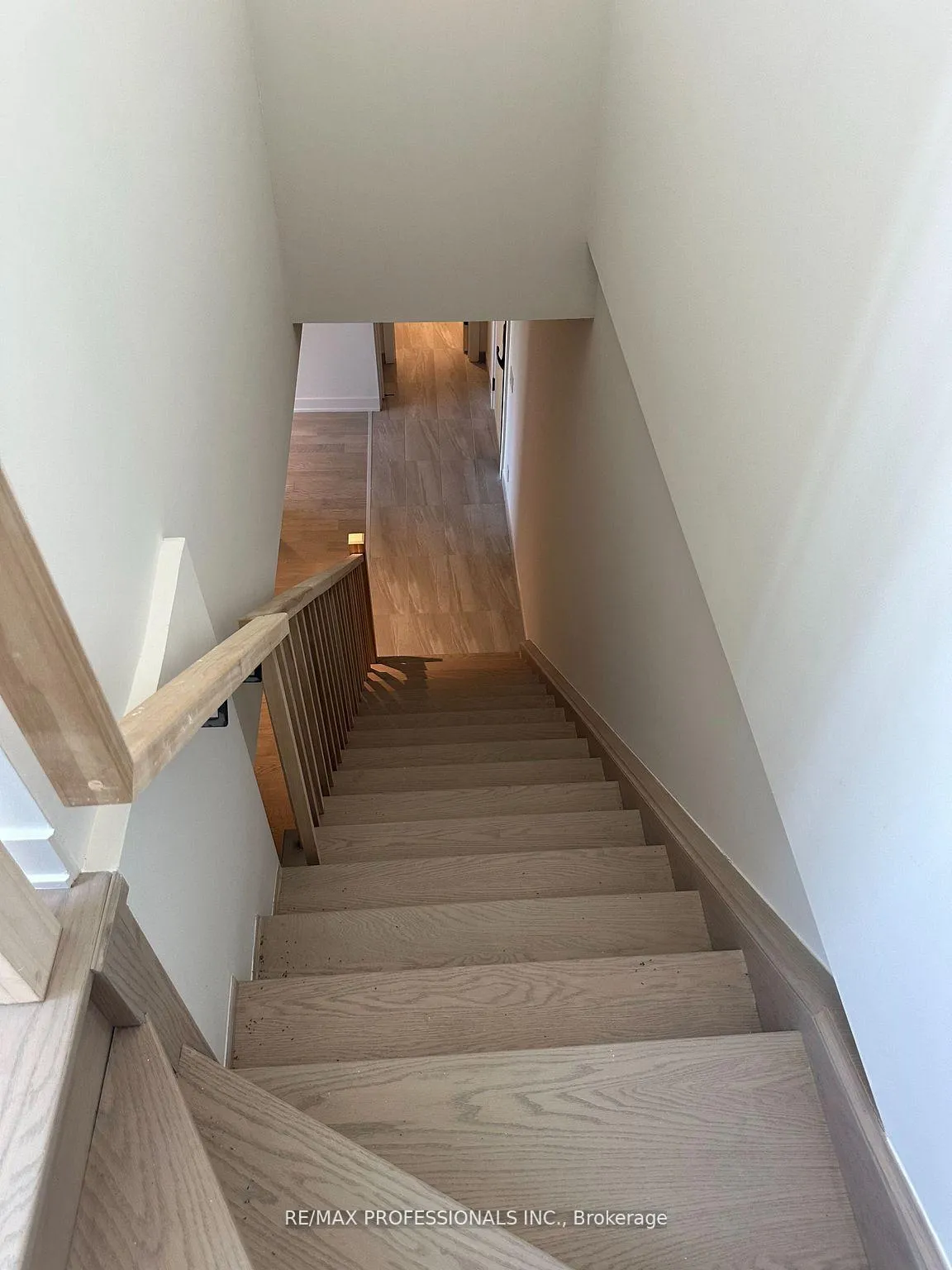 Photo 23 of Unit 410, 123 Maurice Drive, Oakville, Central — HOMEH