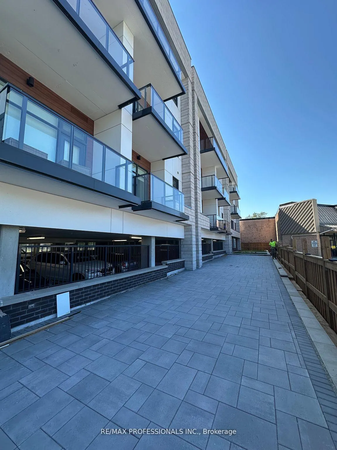 Photo 30 of Unit 410, 123 Maurice Drive, Oakville, Central — HOMEH