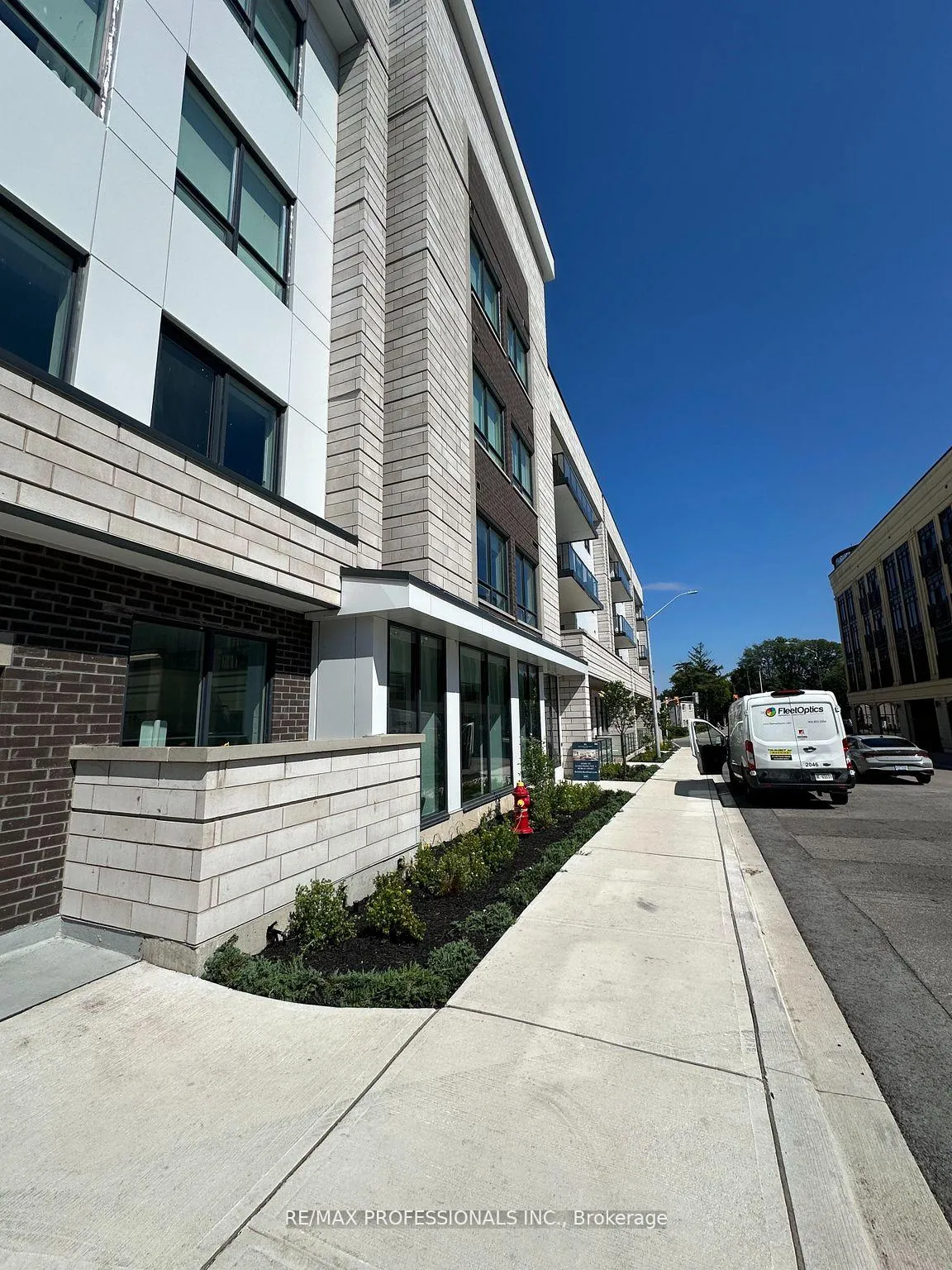 Photo 31 of Unit 410, 123 Maurice Drive, Oakville, Central — HOMEH