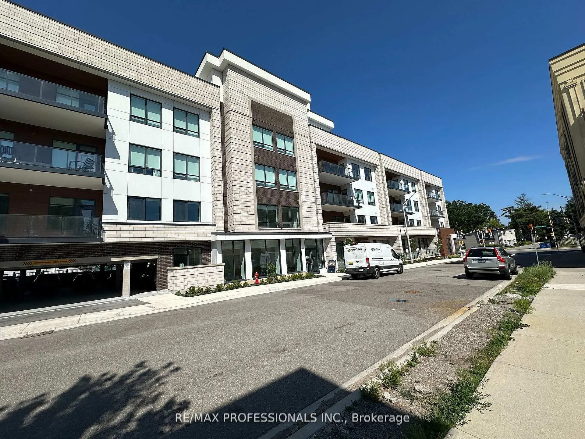 Photo 33 of Unit 410, 123 Maurice Drive, Oakville, Central — HOMEH