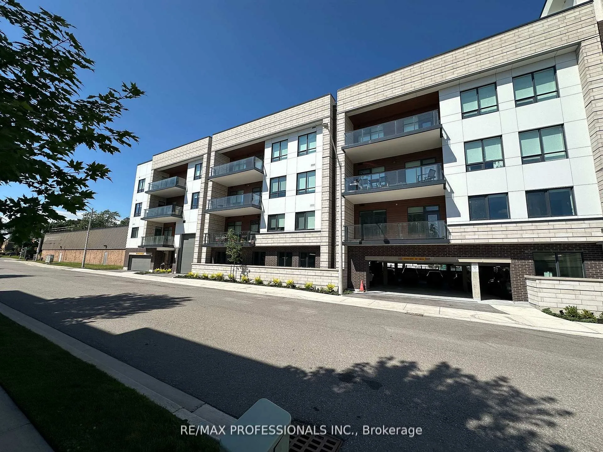 Photo 34 of Unit 410, 123 Maurice Drive, Oakville, Central — HOMEH