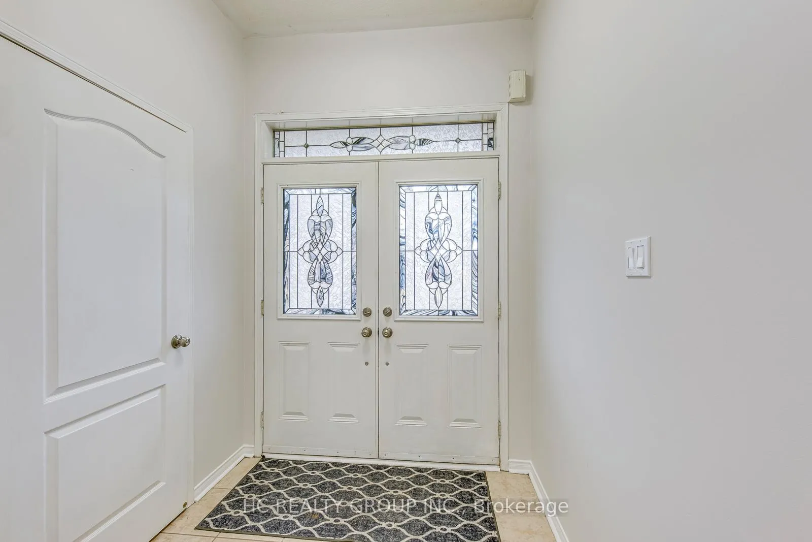 Photo 3 of 2344 Stone Glen Crescent, Oakville, Westmount — HOMEH