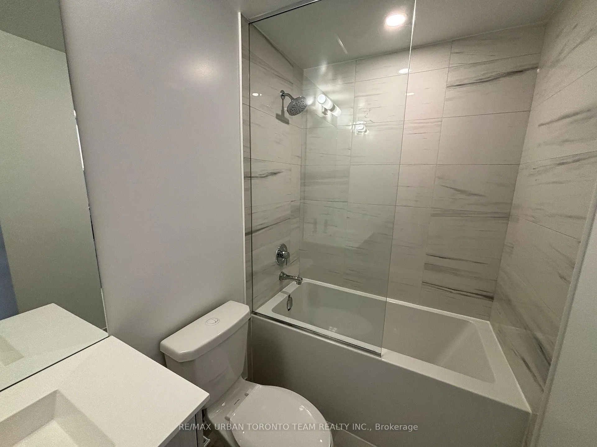 Photo 10 of Unit 2016, 180 Front Street E, Toronto, Moss Park — HOMEH