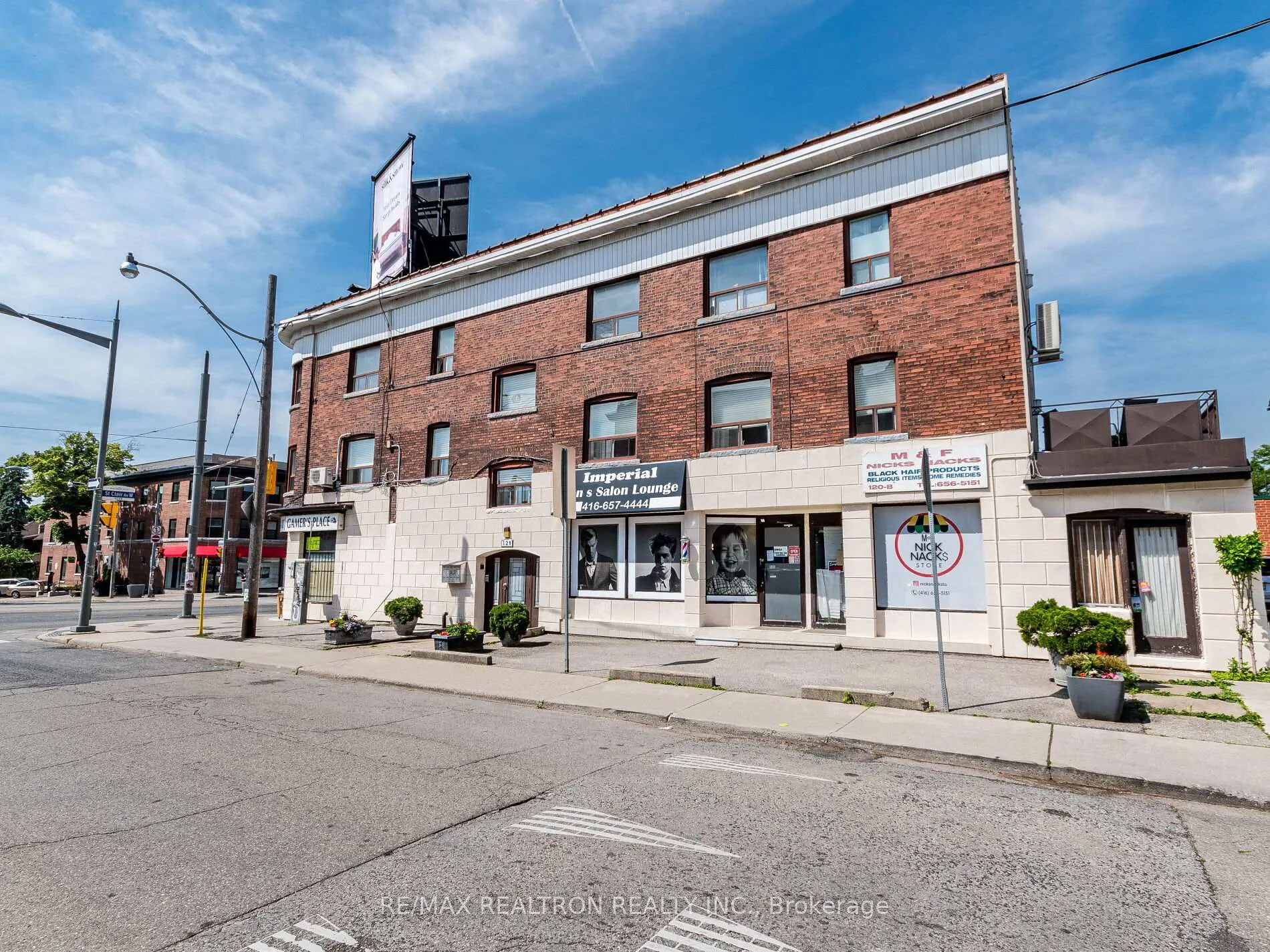 Photo 3 of 1038 St Clair Avenue W, Toronto, Oakwood Village — HOMEH