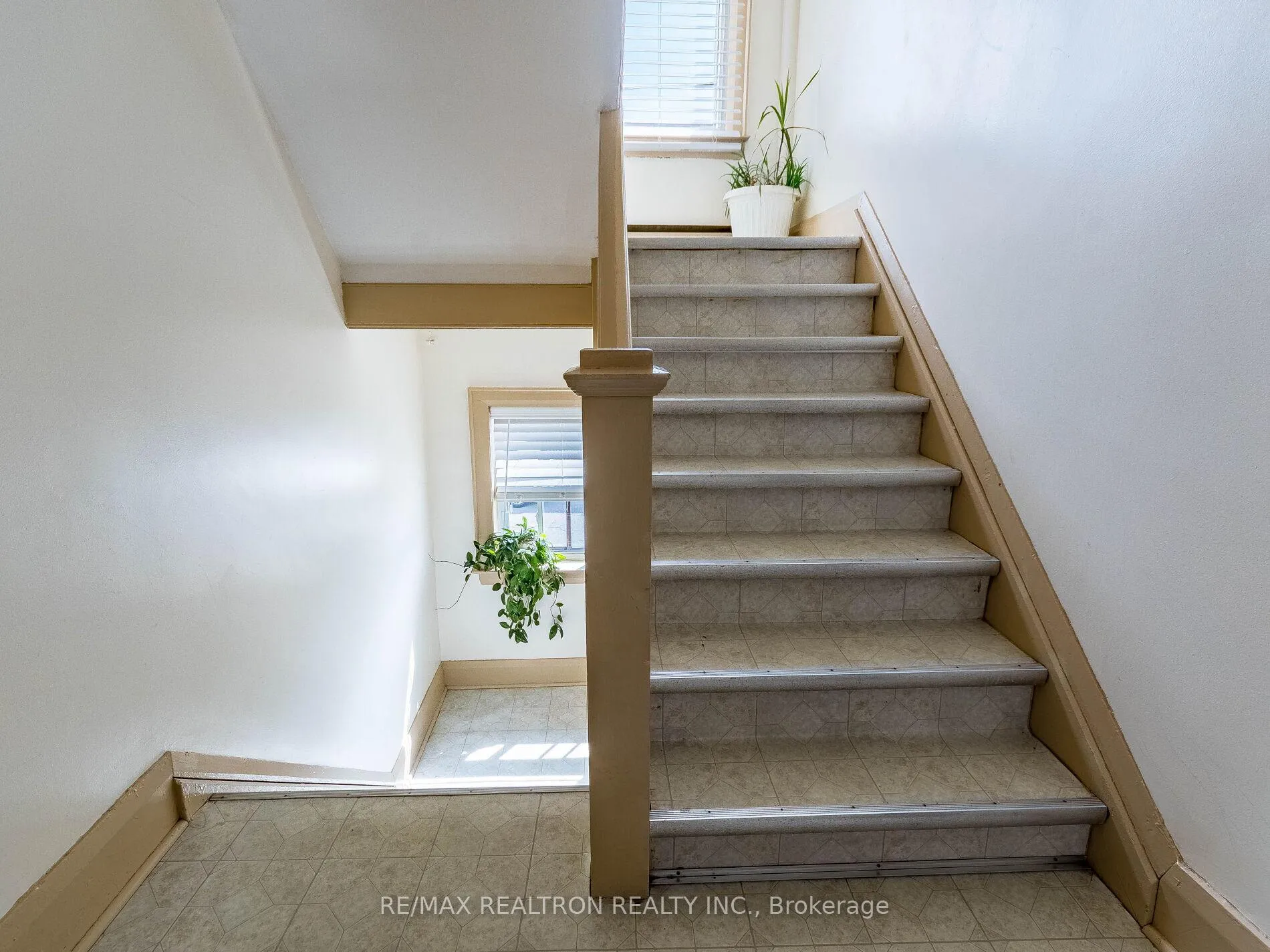 Photo 5 of 1038 St Clair Avenue W, Toronto, Oakwood Village — HOMEH