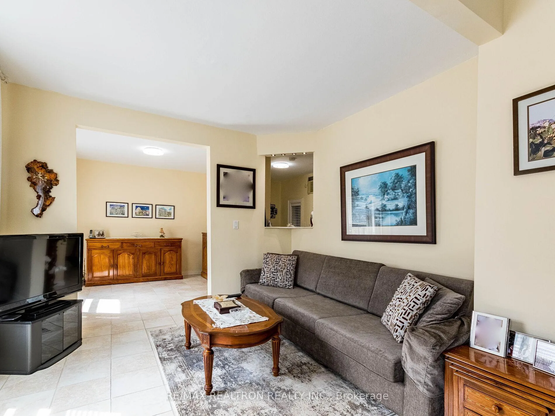 Photo 15 of 1038 St Clair Avenue W, Toronto, Oakwood Village — HOMEH