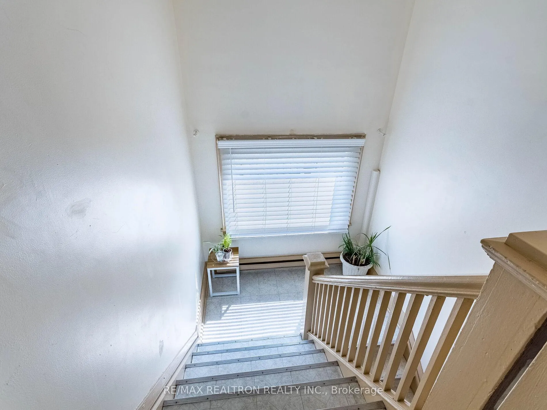 Photo 30 of 1038 St Clair Avenue W, Toronto, Oakwood Village — HOMEH