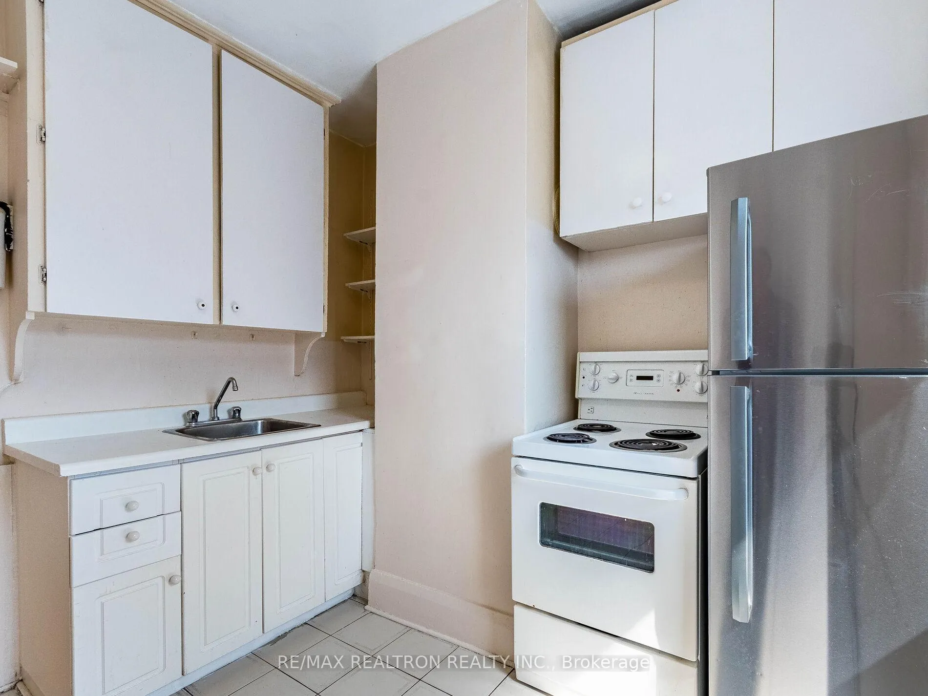 Photo 34 of 1038 St Clair Avenue W, Toronto, Oakwood Village — HOMEH