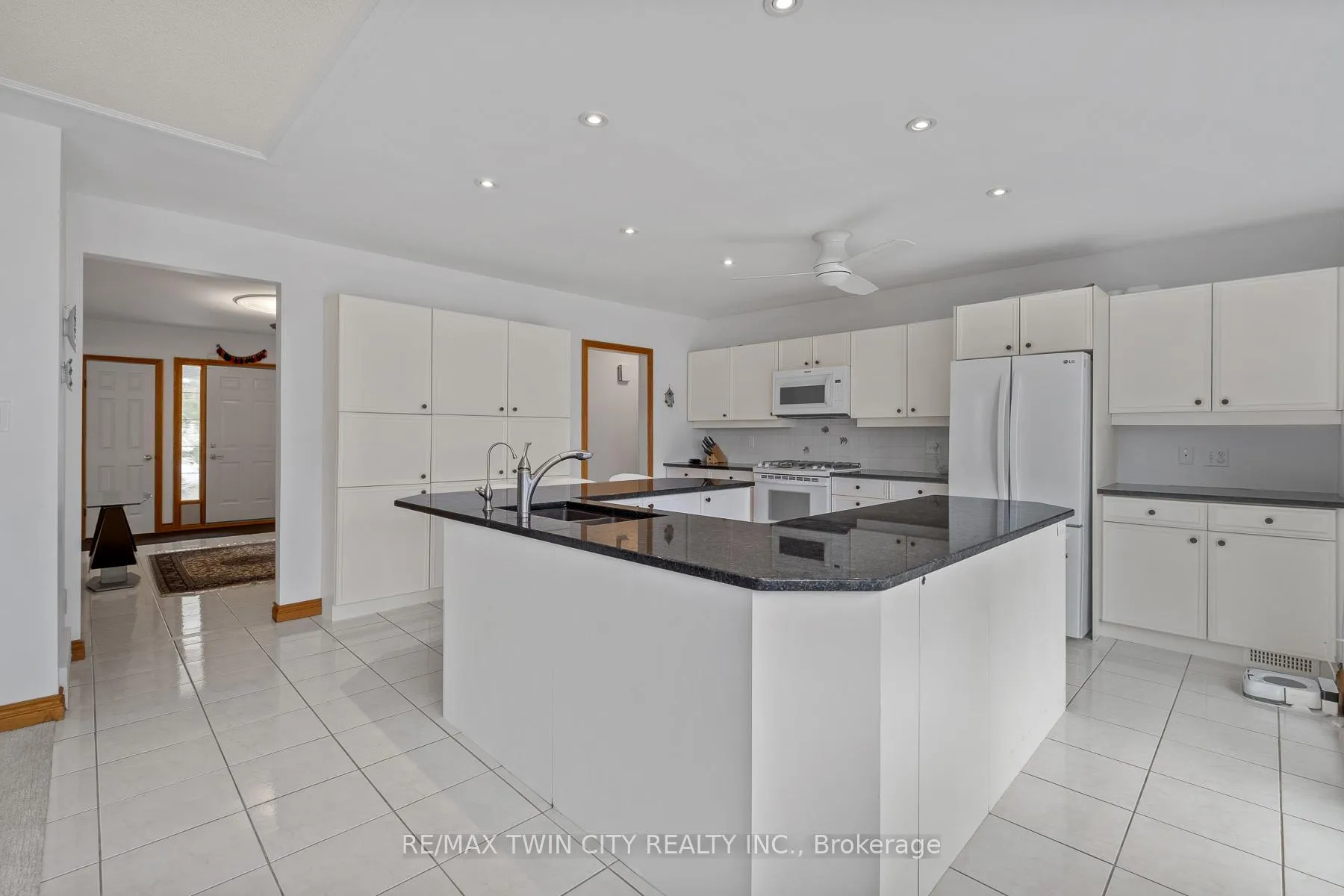 Photo 12 of 36 Maple Hill Drive, Kitchener, Westmount - Waterloo — HOMEH